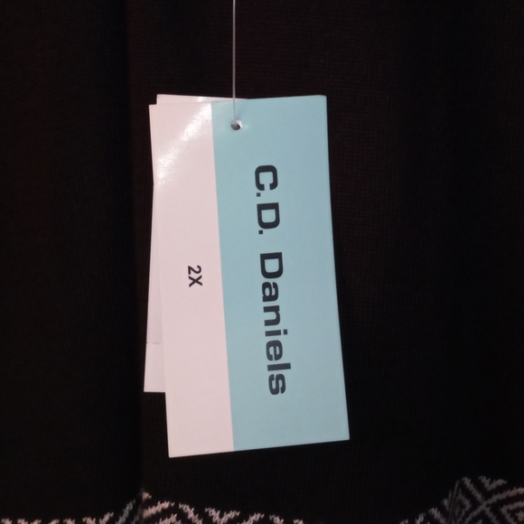 NWT C.D. daniels black sweater with matching scarf - Picture 3 of 9